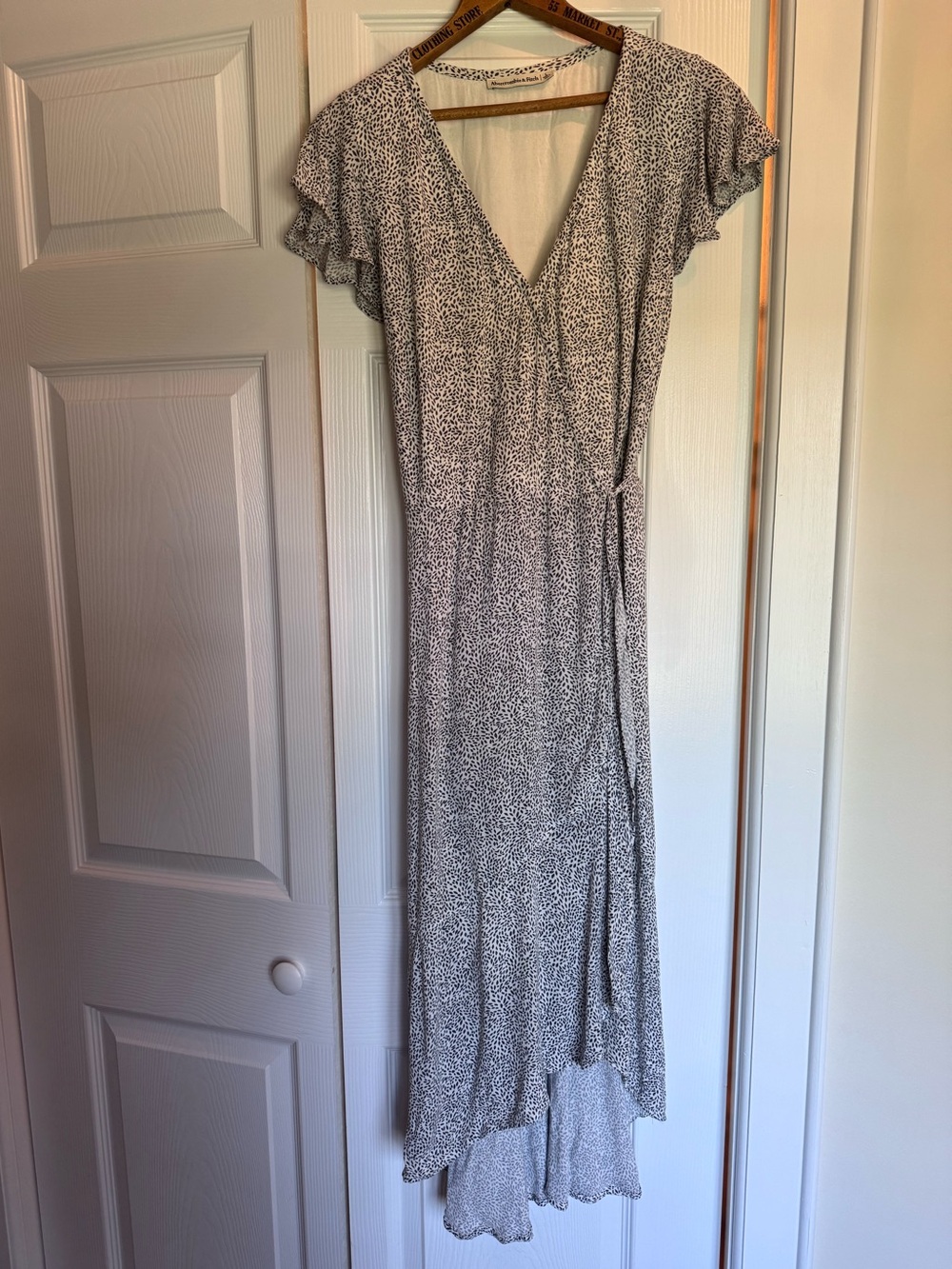 Abercrombie & Fitch Gray Printed Wrap Midi Dress